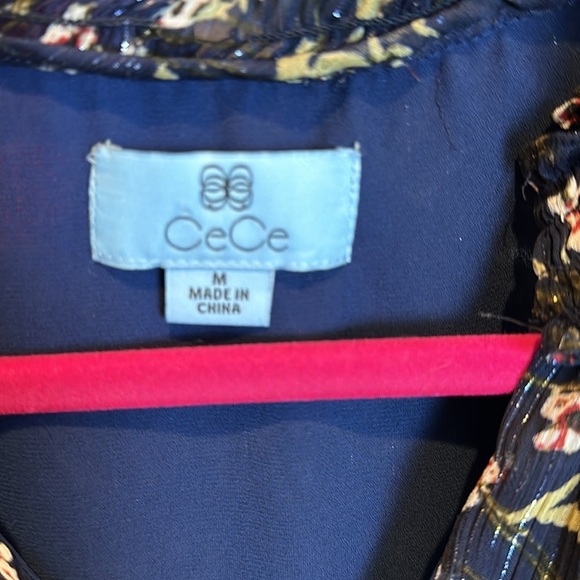 CeCe navy with flowers/gold metallic threads sleeveless v neck blouse size M - Picture 2 of 3